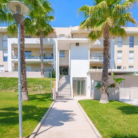 Standing Apartment Cannes